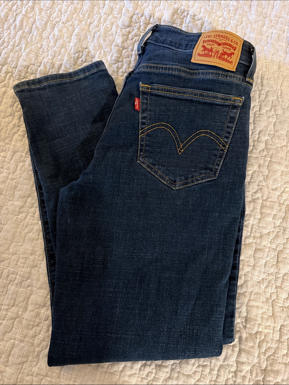 Levi's Women's Dark Blue Skinny Jeans with Yellow Stitching